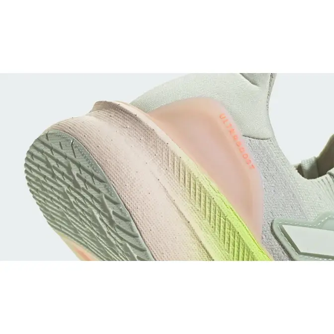 adidas Ultraboost 5 Linen Green Closeup
