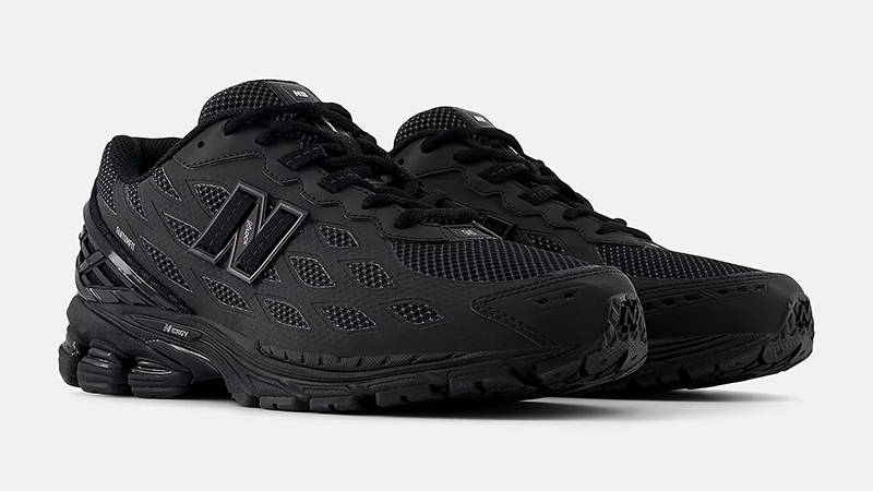 New Balance 1906W Black Silver Metallic U1906WFD front