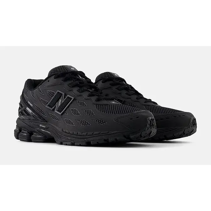 New Balance 1906W Black Silver Metallic U1906WFD front