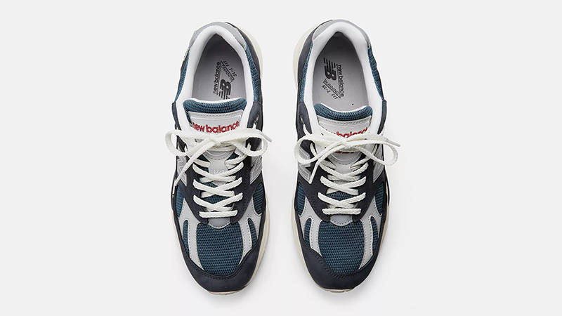 New Balance 991 Vintage Navy middle