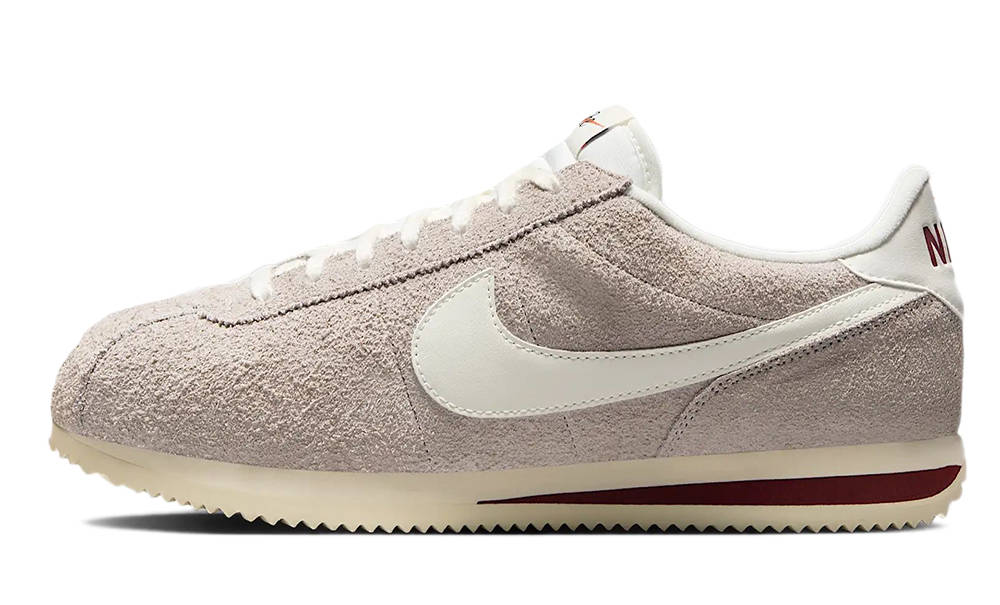 Nike Cortez SE Suede Sail Dark Team Red