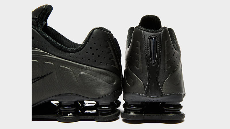 Nike Shox R4 Black Bright Crimson HQ1988-001 heel