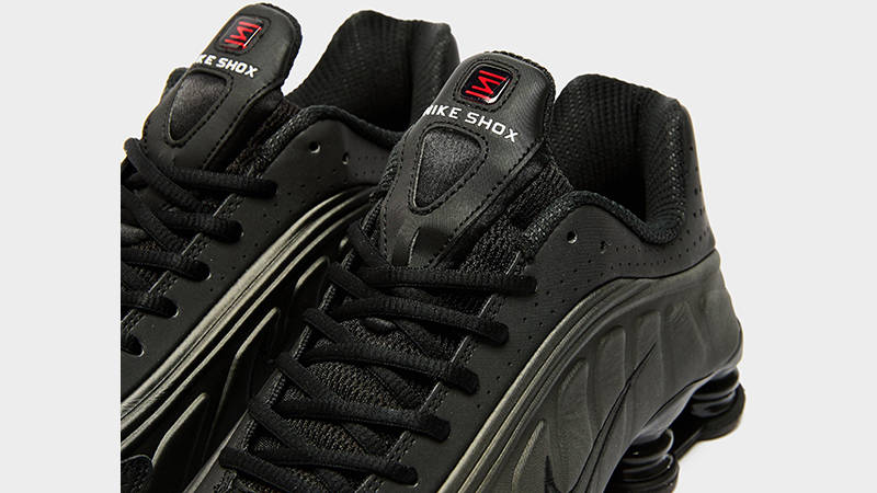 Nike Shox R4 Black Bright Crimson HQ1988-001 tongue