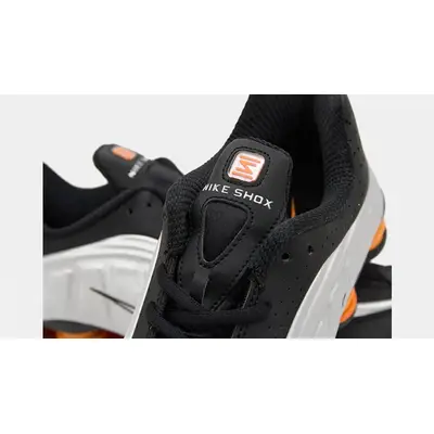 Nike Shox R4 Bright Mandarin HQ1988-003 tongue
