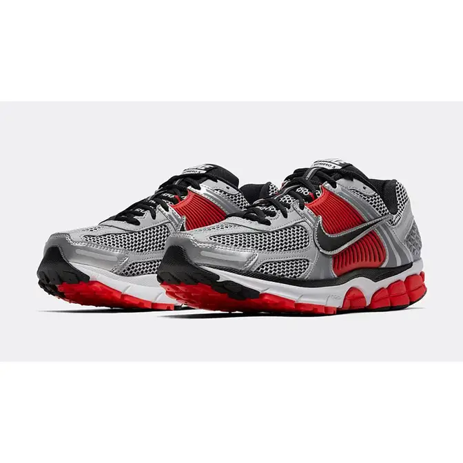 Nike Zoom Vomero 5 Metallic Silver Red FJ4151-005 front