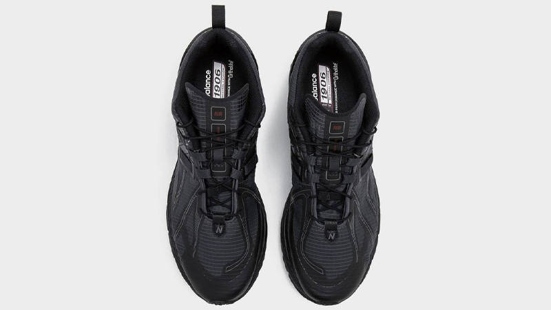 size x New Balance 1906R No Sew Black Middle