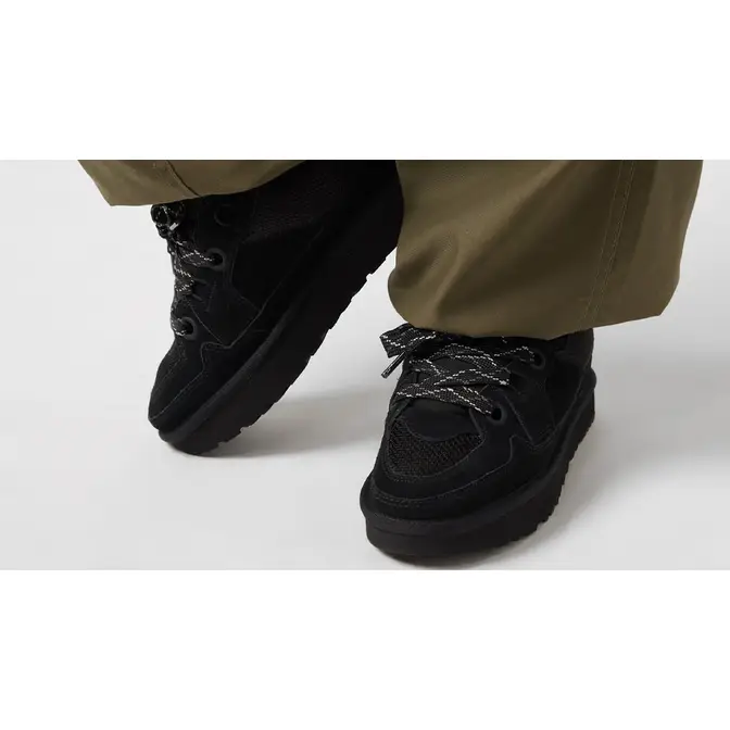 UGG Lowmel Lo Black On Foot