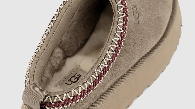 UGG Tazz Slippers Caribou 1122553-CRBO Detail