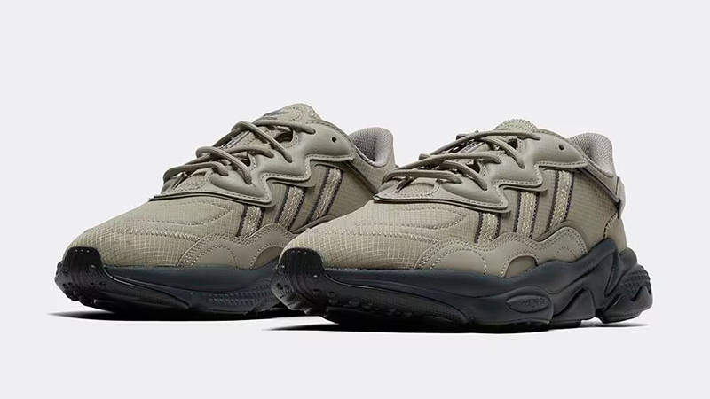 adidas Ozweego Silver Pebble Carbon JI2641 front
