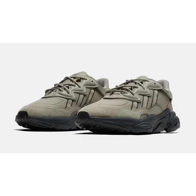 adidas Ozweego Silver Pebble Carbon JI2641 front