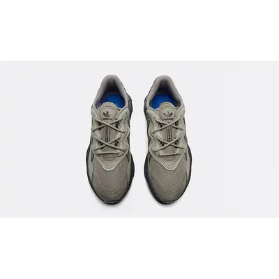 adidas Ozweego Silver Pebble Carbon JI2641 middle