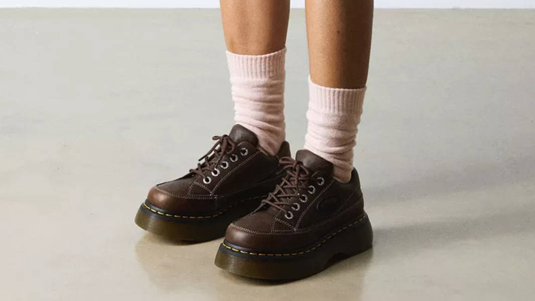 Dr. Martens Buzz 5-Eye Grizzly Dark Brown 41129200 on feet