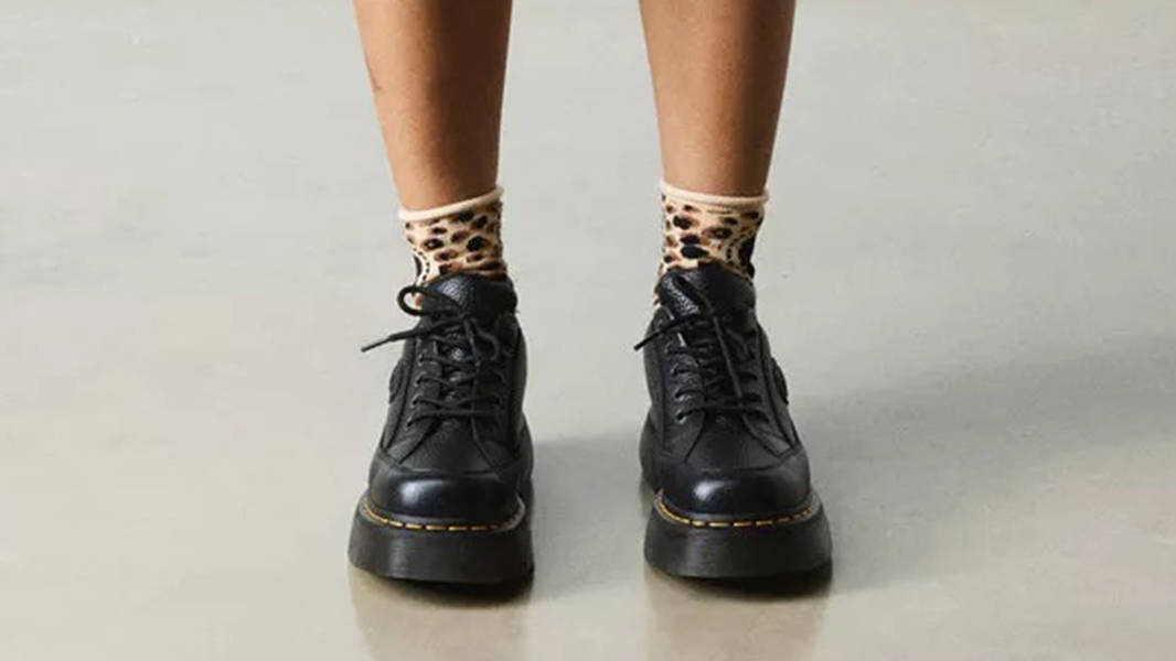 UK7_26cm Dr.Martens BUZZ 5I 41060001 希少 Buzz 5-Eye Milled Nappa Leather Shoes in Black | Dr. Martens