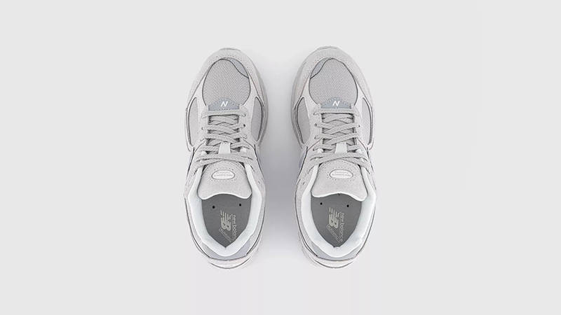 New Balance 2002R Light Grey U2002RGR middle