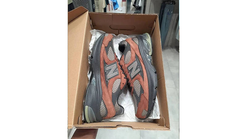 New Balance U2010 Vintage Grey U2010ANV inside box