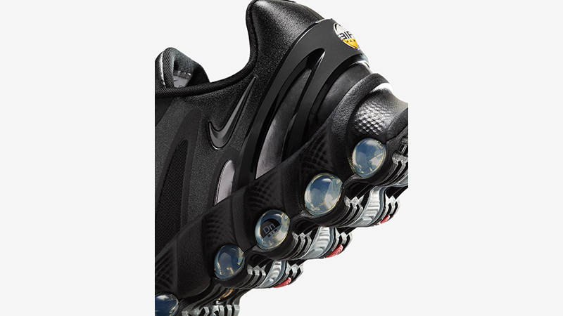 Nike Air Max Dn8 Black Metallic Dark Grey HF5509-002 heel