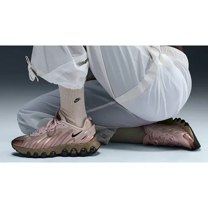 Nike Air Max DN8 Rose Gold HF5509-900 on foot