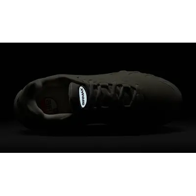 Nike Air Max Dn8 Sail Fossil HF5509-101 in dark