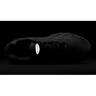 Nike Air Max Dn8 Wolf Grey Metallic Silver HF5509-001 in dark
