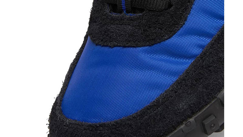 Nike Air Max Waffle Hyper Blue Metallic Gold FV6946-400 toe