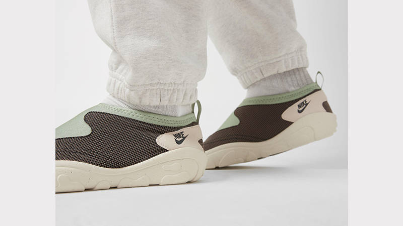 Nike Aqua Turf Jade Horizon Off-Noir FZ5627-300 on foot