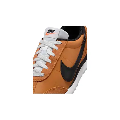 Nike Pacific Monarch Orange HM4771-801 swoosh