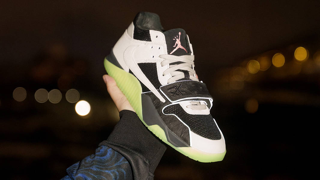Travis Scott x Chase B x Jordan Jumpman Jack Night Silver In Hand Dark
