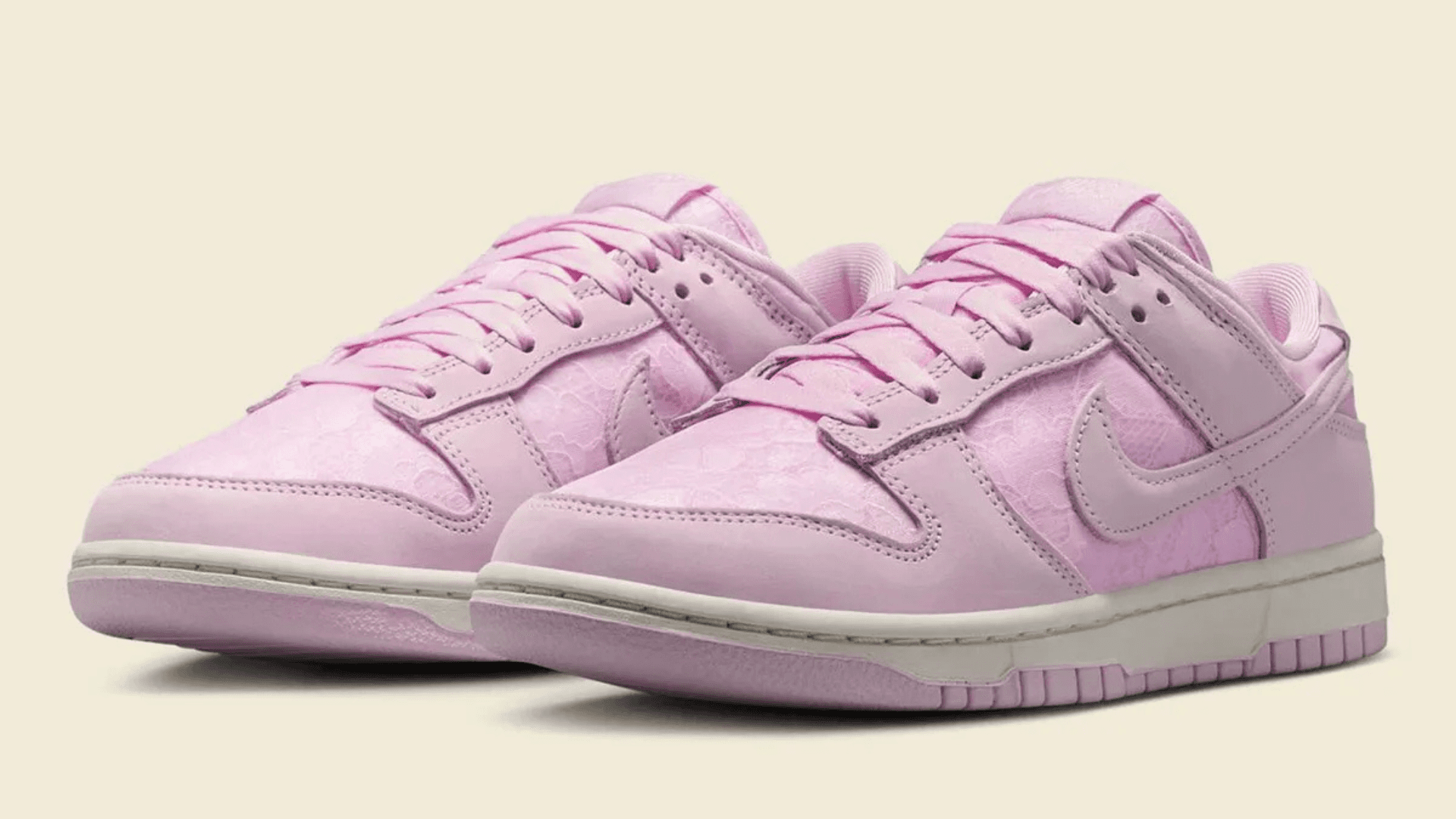 Nike Dunk Low Lace Pack Regal Pink