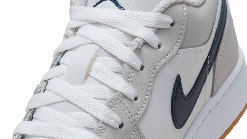 Air Jordan 1 Low GS Grey Midnight Navy 553560-146 Detail