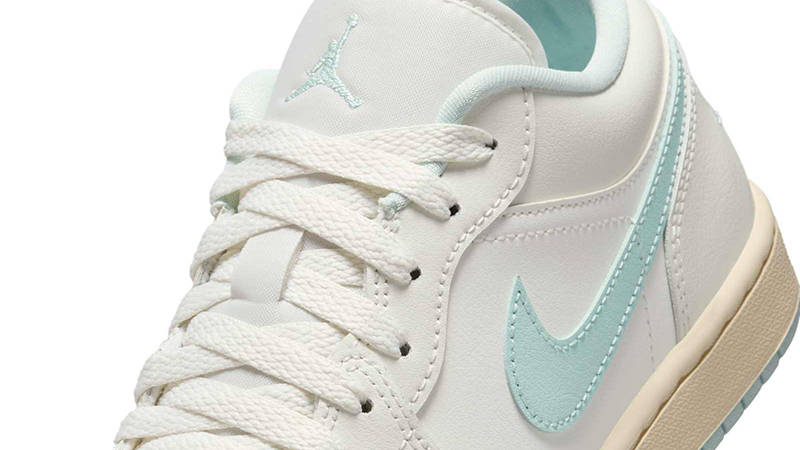 Air Jordan 1 Low Sail Igloo DC0774-134 Detail