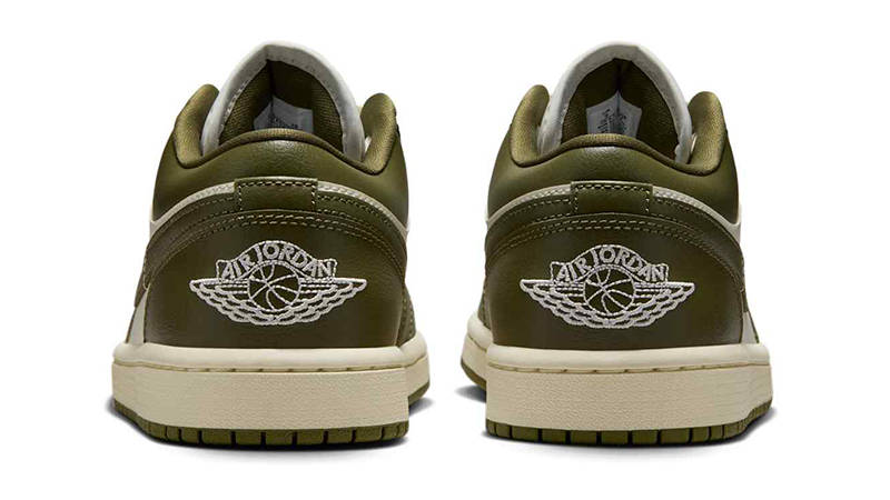国内配送 NIKE W AIR JORDAN 1 LOW SAIL/MEDIUM OLIVE-WHITE Jordan AIR JORDAN 1 - Sneaker low - sail/med olive/coconut