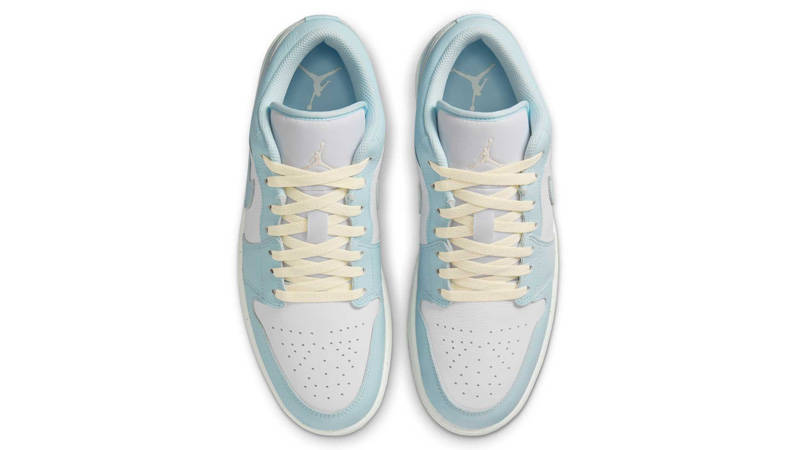 Air Jordan 1 Low SE Glacier Blue Middle