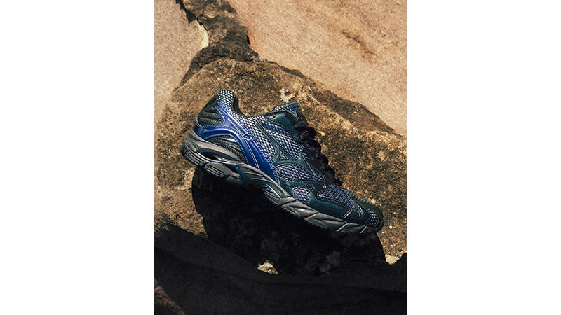 END x Mizuno Wave Rider 10 Black The Sole Supplier