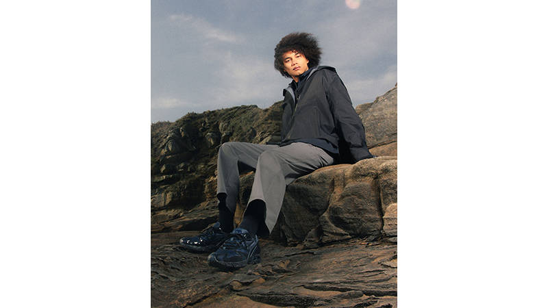 END x Mizuno Wave Rider 10 Black on foot full