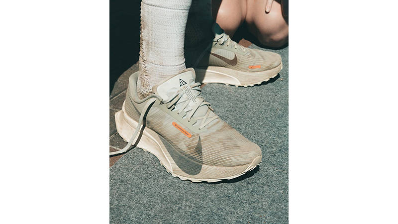 Nike ACG Ultrafly 2 Sail on foot front
