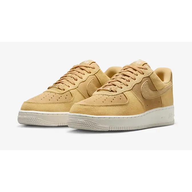 Nike Air Force 1 Low Suede Club Gold HJ5336-700 front