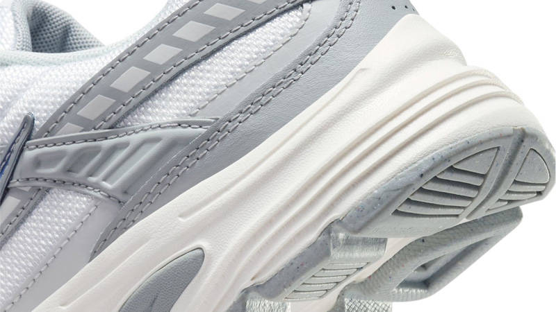 Nike Initiator Light Smoke Grey Ashen Slate Closeup