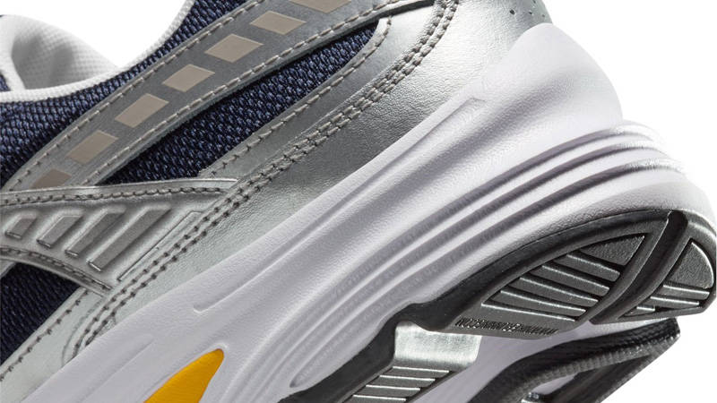 Nike Initiator Obsidian Silver Gold Closeup