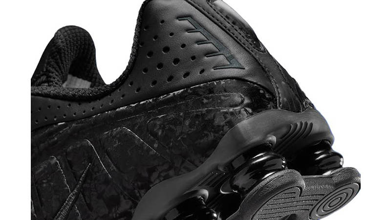Nike Shox R4 Black Floral HV1992-600 heel
