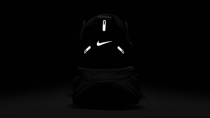 Nike Vomero 18 Black Coconut Milk HM6803-007 in dark