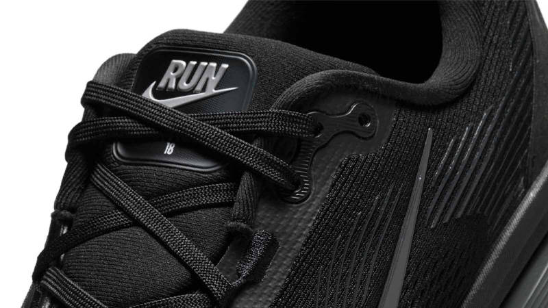 Nike Vomero 18 Black Dark Smoke Grey Side