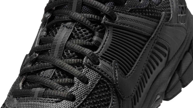 Nike Vomero 5 GS Triple Black Side