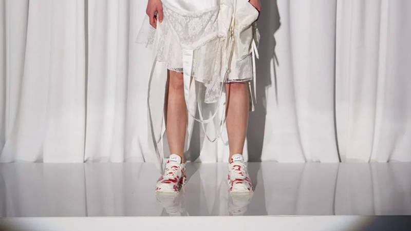 Vaquera x Nike Air Max Dn8 Sail Red IM4029-100 on foot