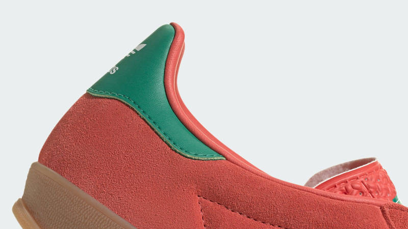 adidas Gazelle Indoor Preloved Scarlet Court Green Closeup