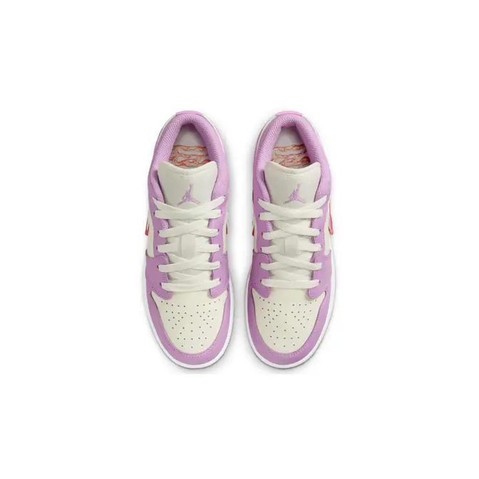 Air Jordan 1 Low SE GS Peanut Butter And Jelly Middle
