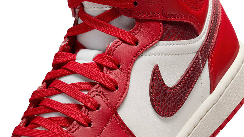 Air Jordan 1 Mid Ruby HJ9337-106 Detail