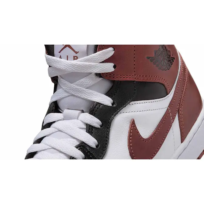 Air Jordan 1 Mid SE Dark Pony HF3216-102 Detail