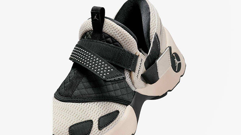 Jordan Trunner LX Light Orewood Brown HQ2164-102 side