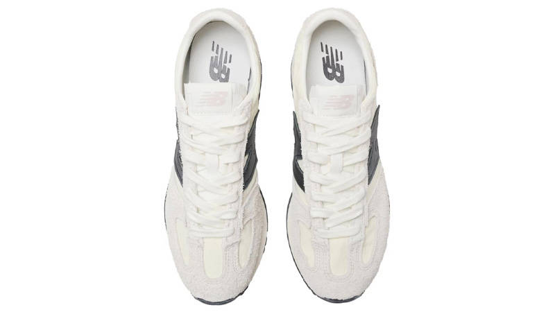 New Balance 471 Linen Angora Black Middle
