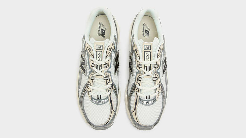 New Balance 740 Cream Black Top